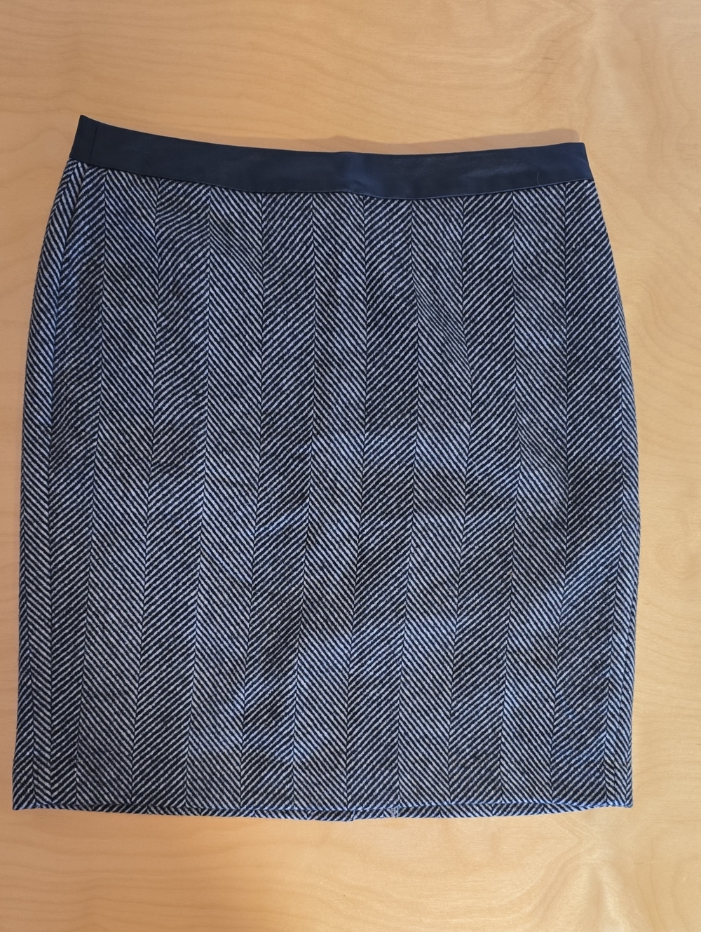 Banana Republic Black and White Chevron Pencil Skirt